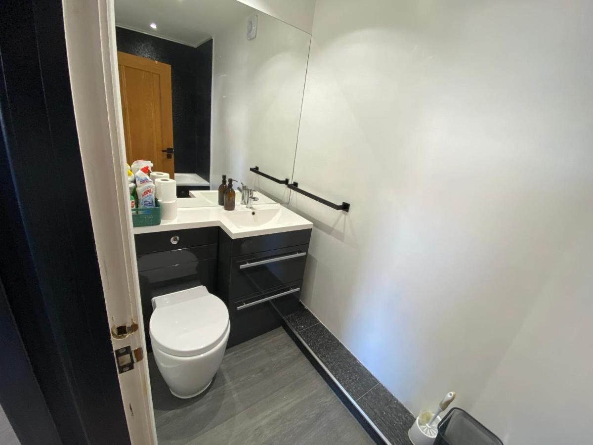 Streatham House - 2 Bedroom - Sleeps 6 - Free Wifi Streatham Vale Ngoại thất bức ảnh